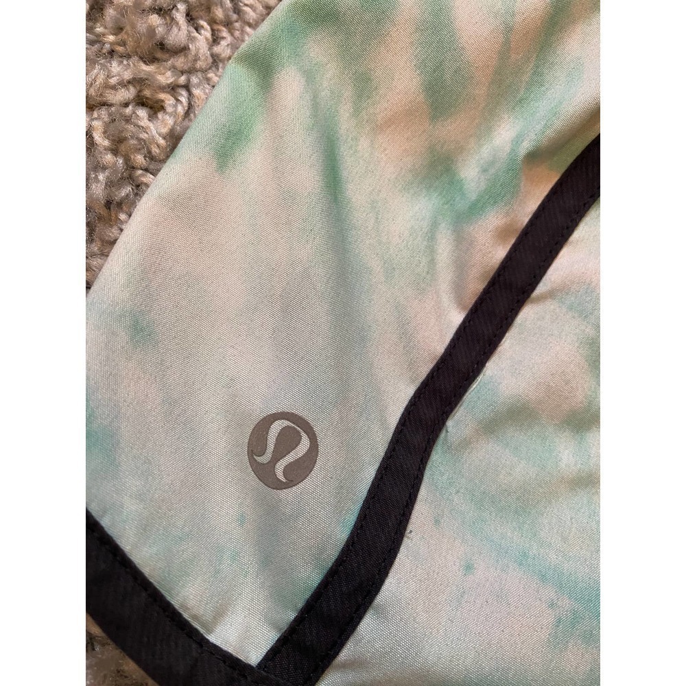 Lululemon tracker shorts - Picture 3 of 7